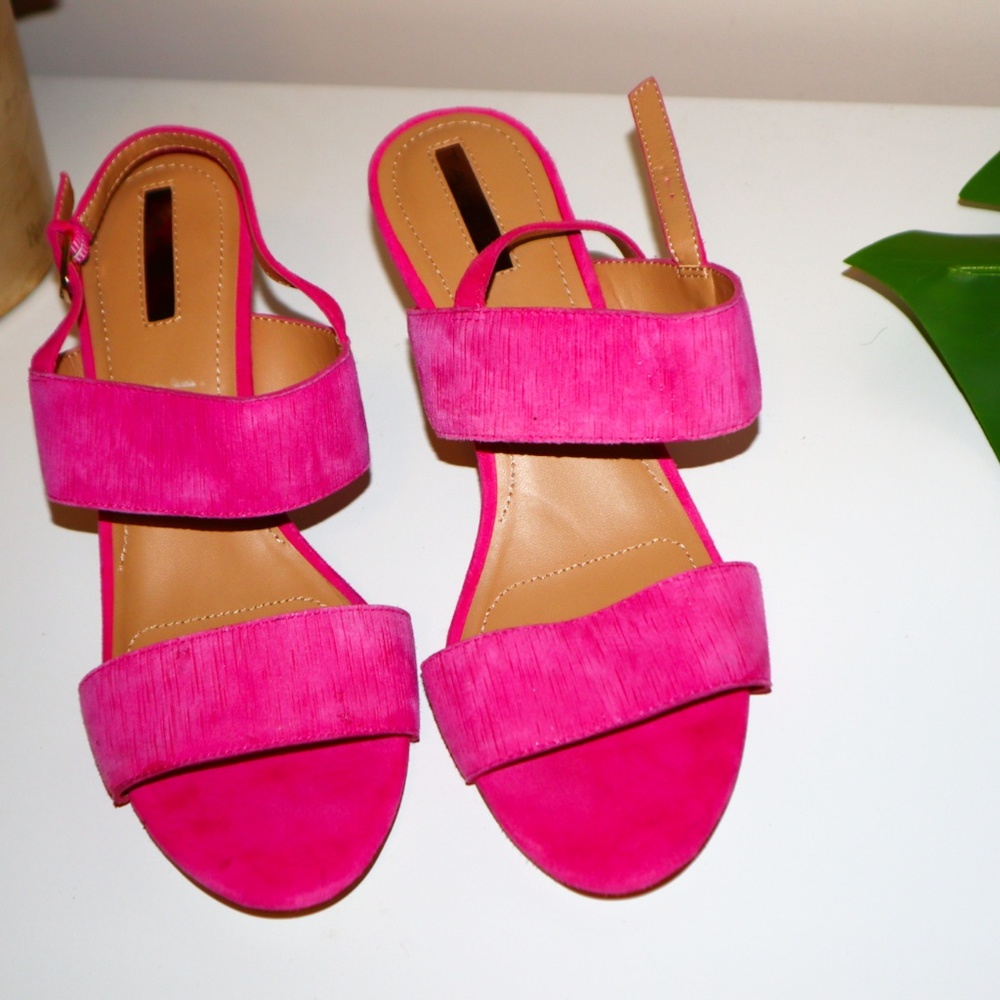 TAHARI | HOT PINK WOODEN HEEL   SLINGBACK SANDAL